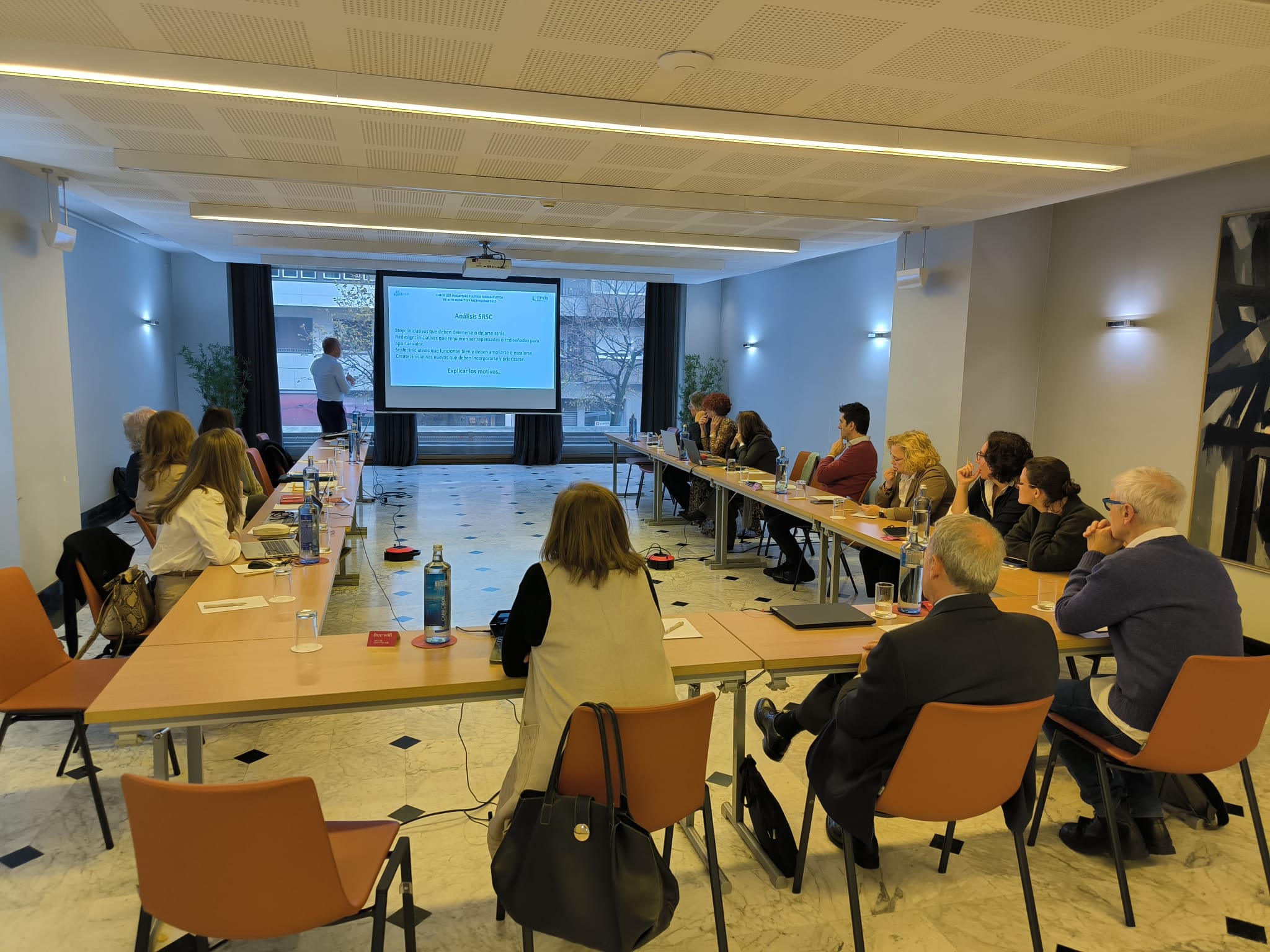 Bilbao acoge un nuevo Encuentro Autonómico sobre Política Farmacéutica impulsado por ASEDEF para abordar los grandes retos del sector